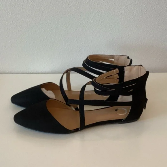 Journee Collection Elegant Black Strappy Women's Flats - Picture 2 of 5
